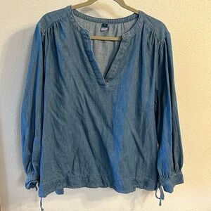 Old Navy Split neck denim shirt size XL